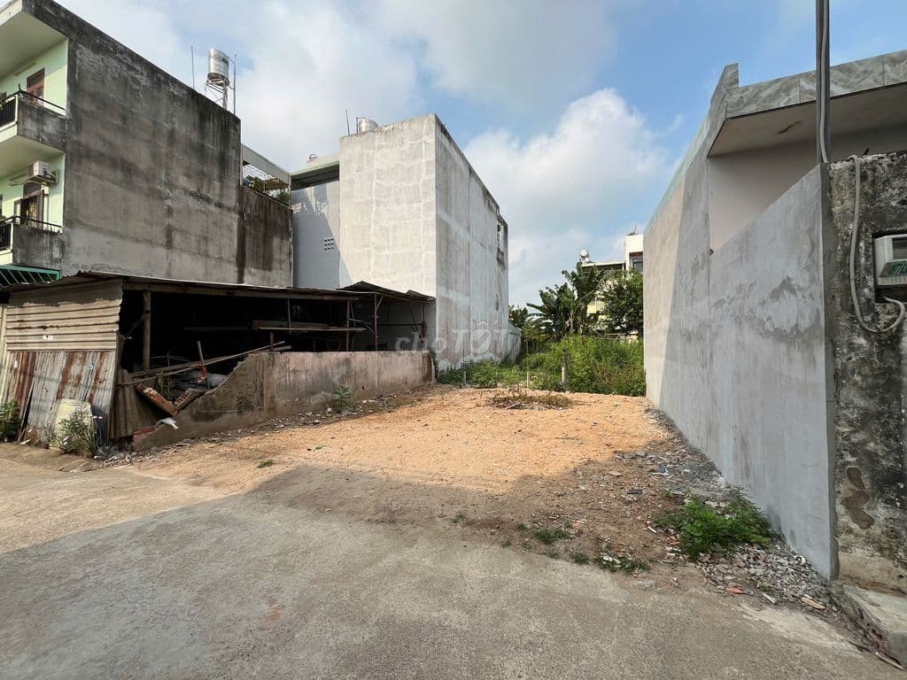 Chính chủ bán đất hẻm xe tải đường số 8 Lò Lu, sổ công chứng ngay.