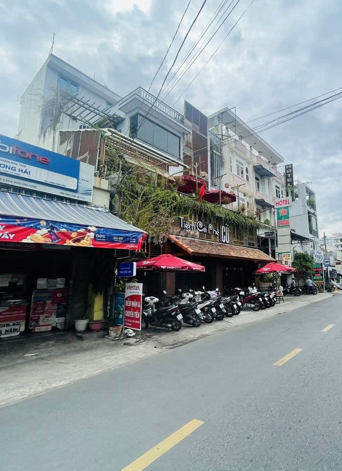 BÁN NHÀ MẶT TIỀN ĐƯỜNG TÊN LỬA 12x15m, 4 tấm + hầm, Giá: 24 tỷ