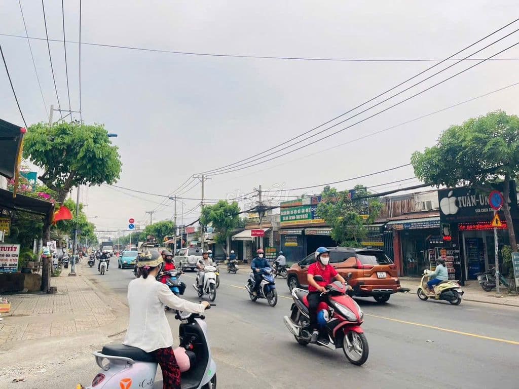 Bán đất lọt khe hẻm xe hơi Lê Thị Sẻ, Hóc Môn. 10x24, 200 thổ. 5.8 tỷ