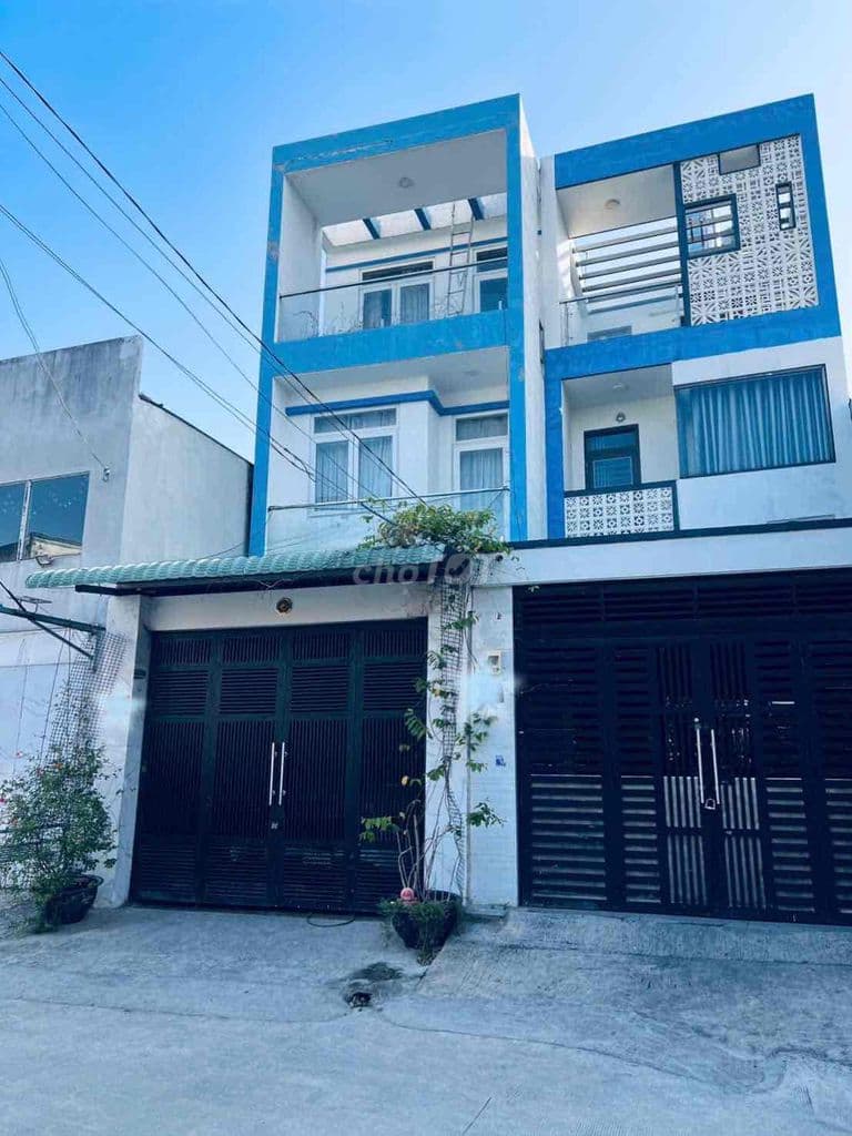 Nhà 3 tầng – 77.4m2 - hẻm 5m – ngay ql13 – ô tô 7 chỗ ngủ nhà