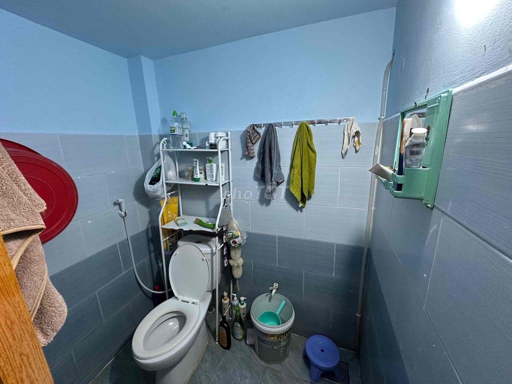 nhà trong hẻm nhà sách nguyễn văn cừ