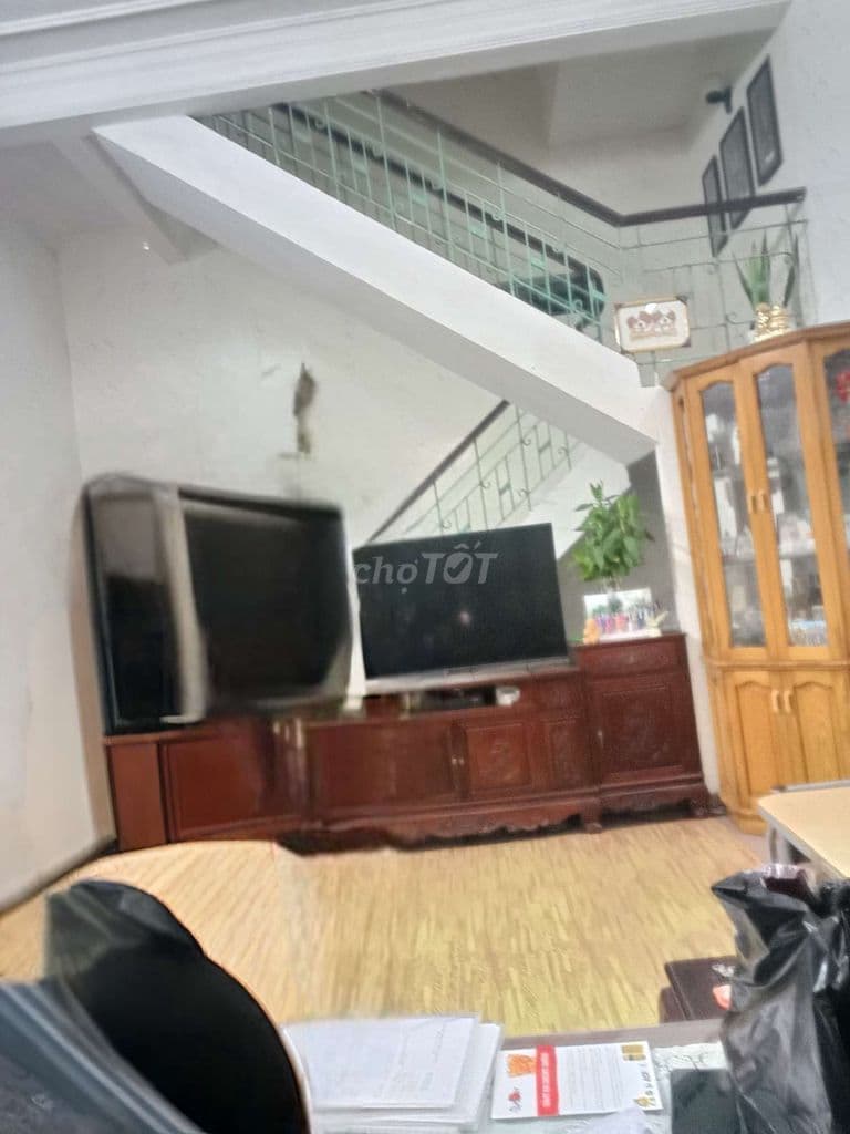 Tây Hồ . Thụy Khuê .70mét 3 tâng mặt tiền 3,mét chỉ 14,8 tỷ tặng nhà