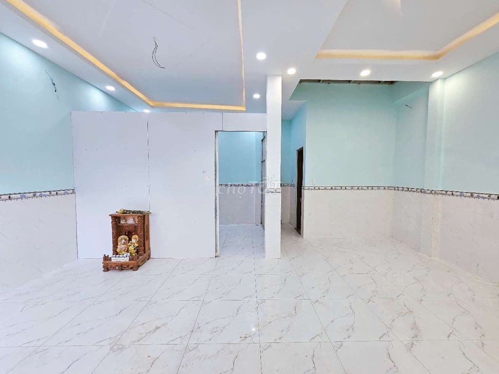 NHÀ 2 TẦNG ĐƯỜNG XE HƠI NGAY VINCOM LÊ VĂN VIỆT, hơn 5 TỶ - Ảnh 2