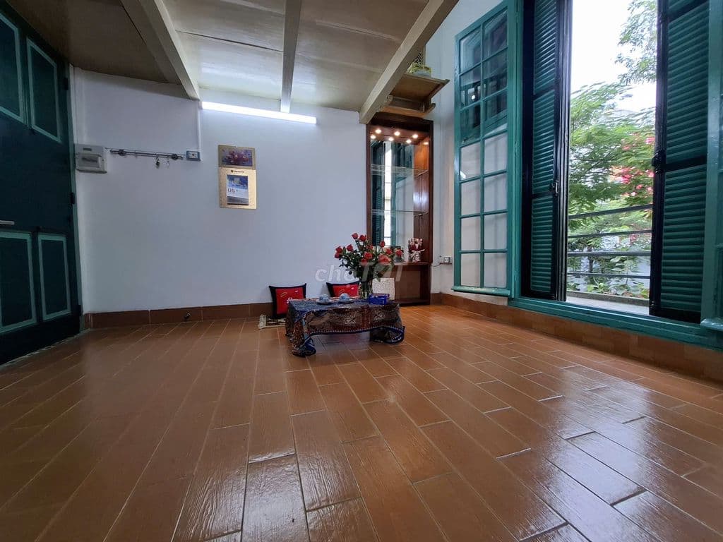 Chính chủ bán căn hộ trong biệt thự Pháp cổ trung tâm quận Ba Đình