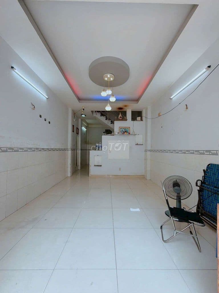 BÁN NHÀ GIÁ :3TỶ680 TRIỆU bớt lộc CÁCH XE HƠI 3 CĂN NHÀ - Ảnh 2