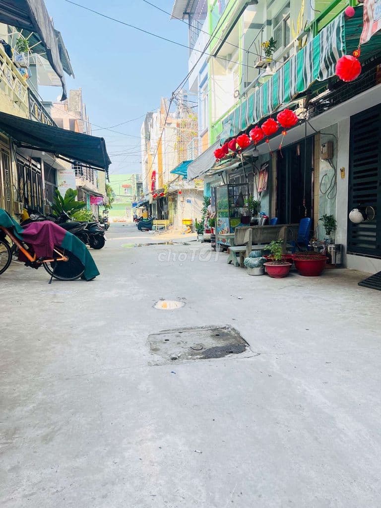NHỈNH 1 TỶ – NHÀ 2 TẦNG – HẺM XE HƠI 6M – GẦN LÊ VĂN LƯƠNG
