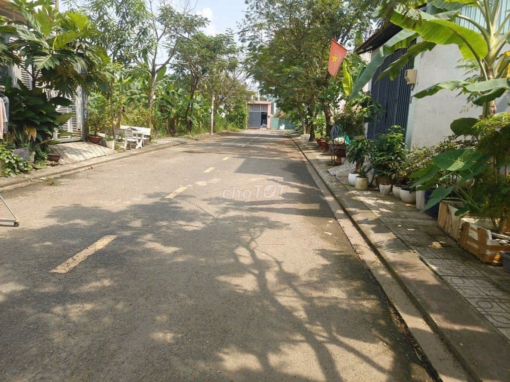 Đất đẹp 54m2, sổ riêng, KDC đường 1, Long Trường, quận 9 giá 3 tỷ 150