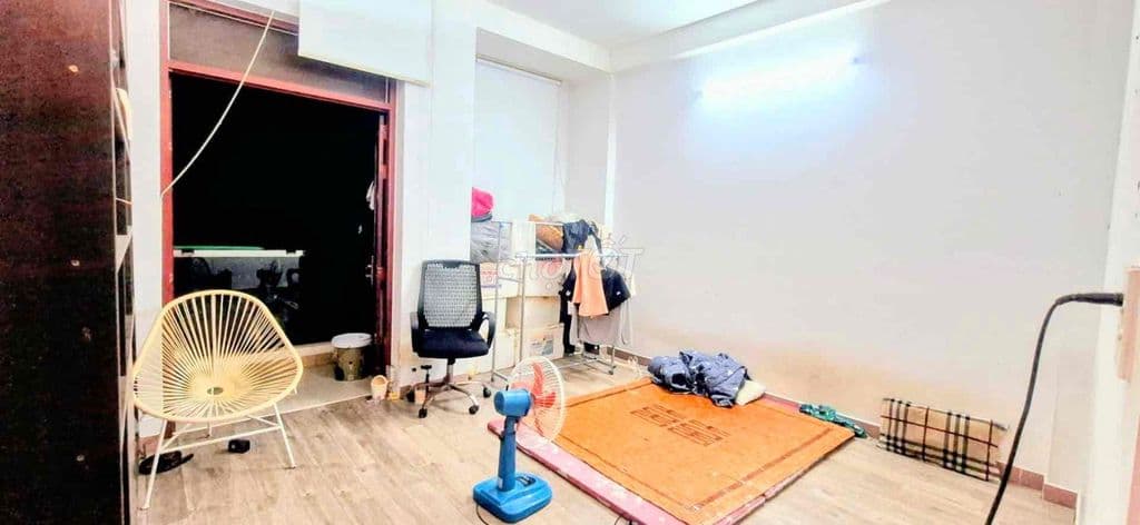 NHÀ HẺM XE 3 TẦNG HƠI 1 SẸT NGAY CHỢ NHỎ LÊ VĂN VIỆT - Ảnh 3