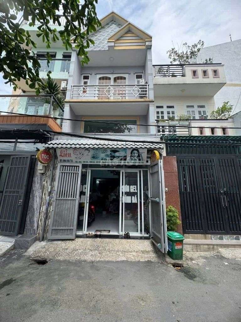 GẤP BÁN TCH 26 QUẬN 12. DT40M2, HẼM XE HƠI 6M, 3TẦNG,3PN, 3WC.