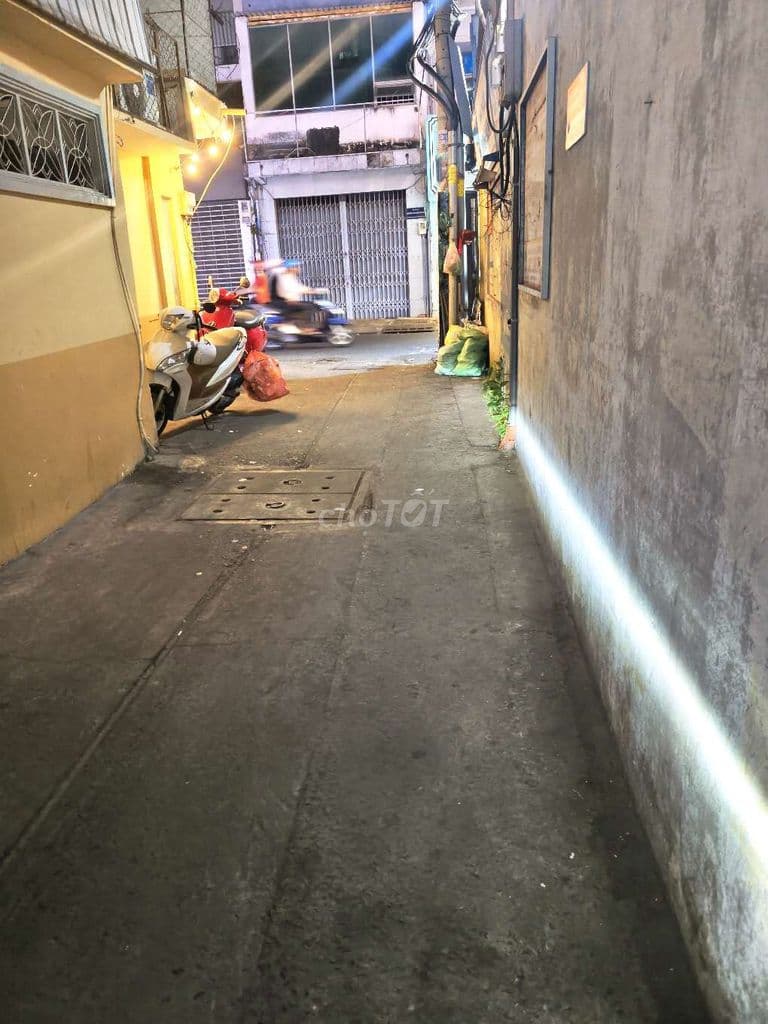 Nhà 3 tầng gần Hoàng Văn Thụ - hẻm 1 sẹc - 4 PN - nhỉnh 5 tỷ