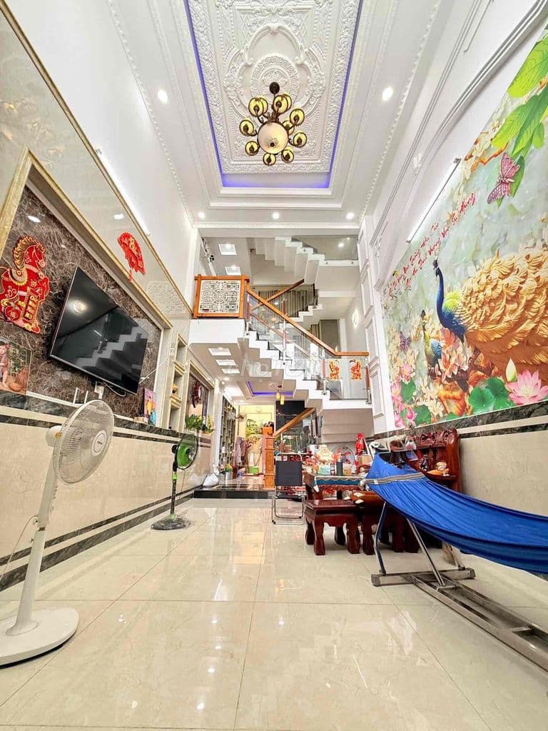 Nhanh Mới Kịp - 4Tầng - HXH - TCH26