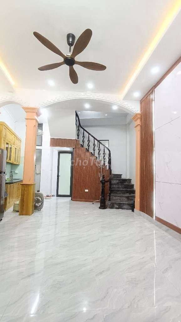 Trung tâm đống đa, phương mai 35m ,5 tầng, nhỉnh 8 tỷ - Ảnh 2