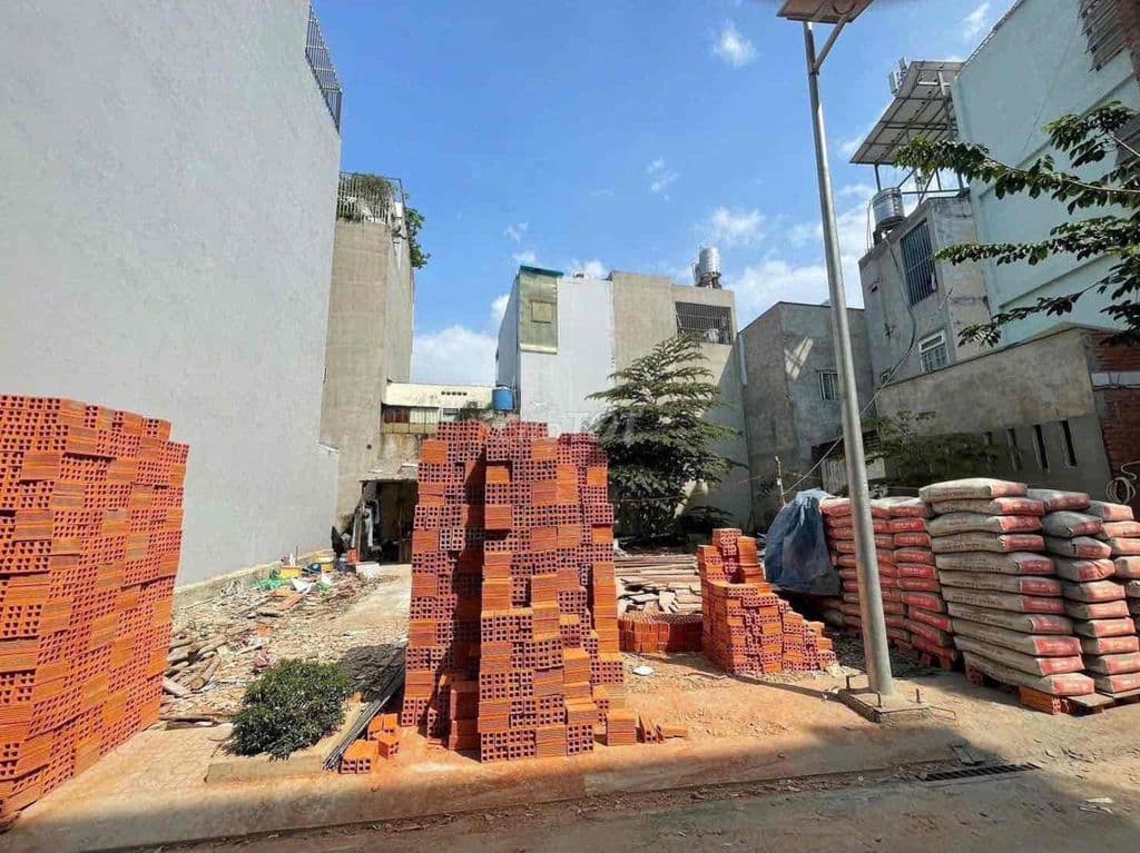 LÔ ĐẤT DỰ ÁN ĐẸP 55M FULL THỔ CÓ VĨA HÈ XÂY DỰNG TỰ DO CẦN BÁN - Ảnh 2