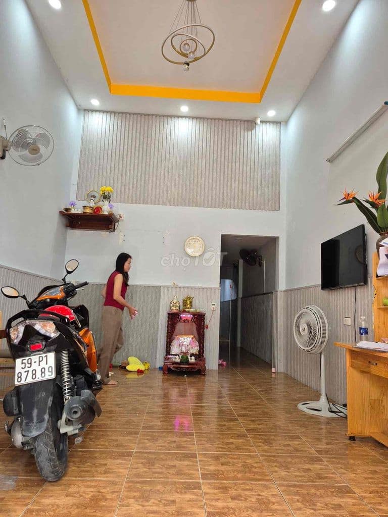NHÀ ĐẸP HXH DT (4m x 18m) GẦN ĐH CÔNG THƯƠNG - Ảnh 2