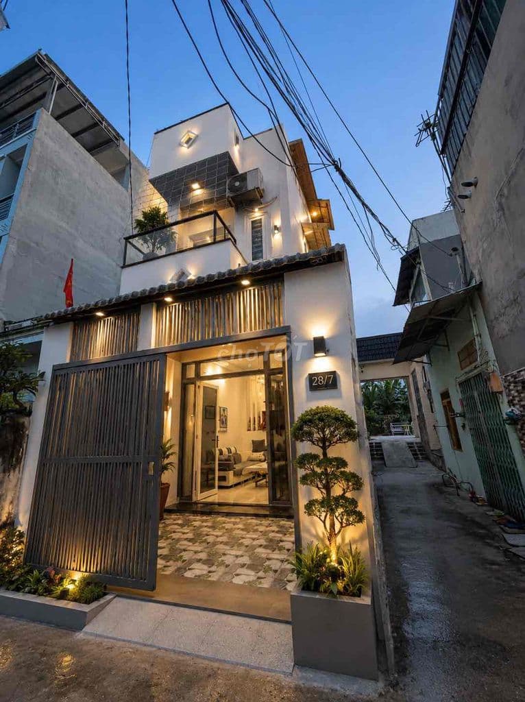 NHÀ 3 TẦNG NGAY TRUNG TÂM TRƯỜNG THỌ - SÁT CHỢ THỦ ĐỨC