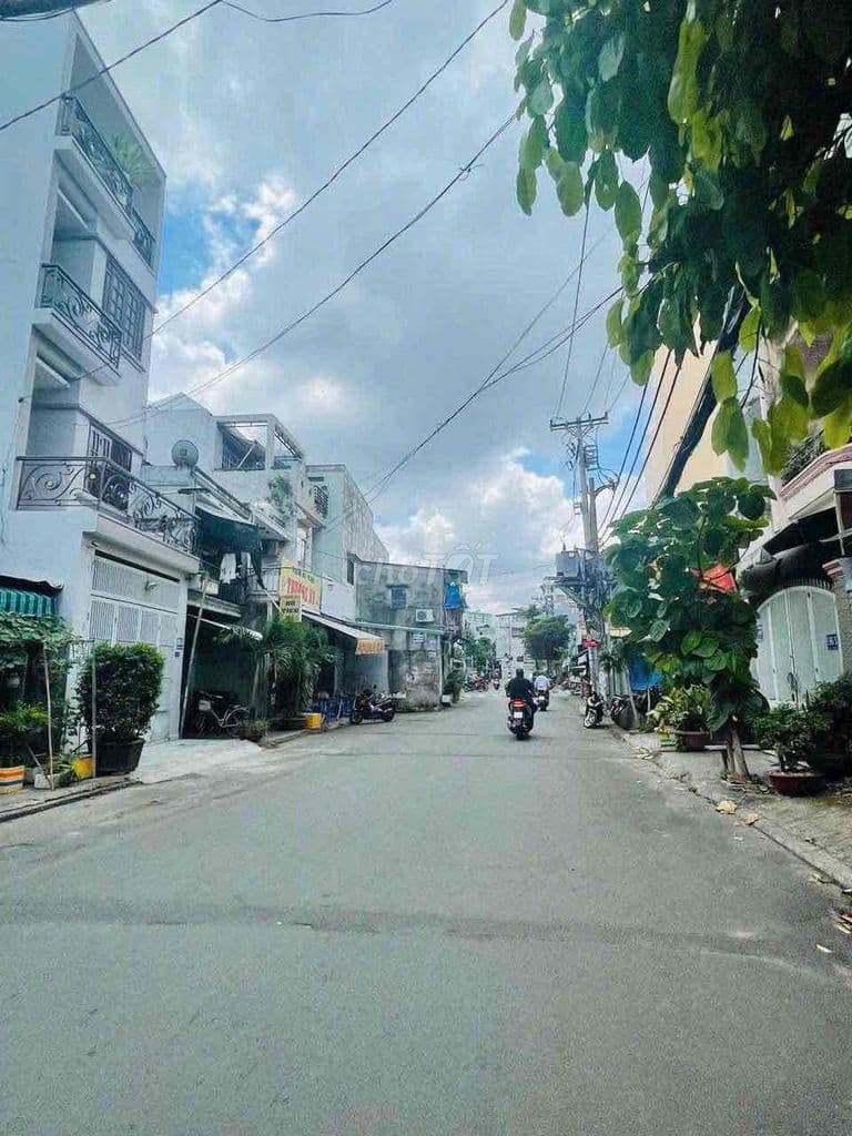 MTNB gần chợ Tân Hương, 4x20m, 2 lầu st 11.2 tỷ TL
