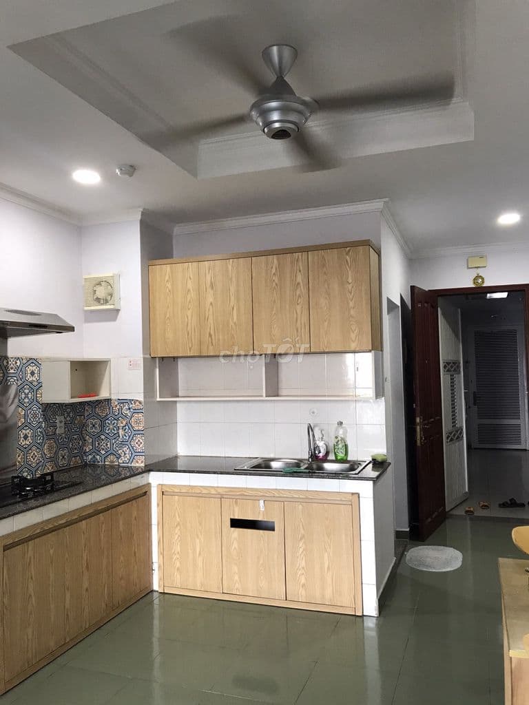Bán căn hộ tân cảng, 70m2 ,2PN, ban công, nội thất, sổ hồng - Ảnh 2