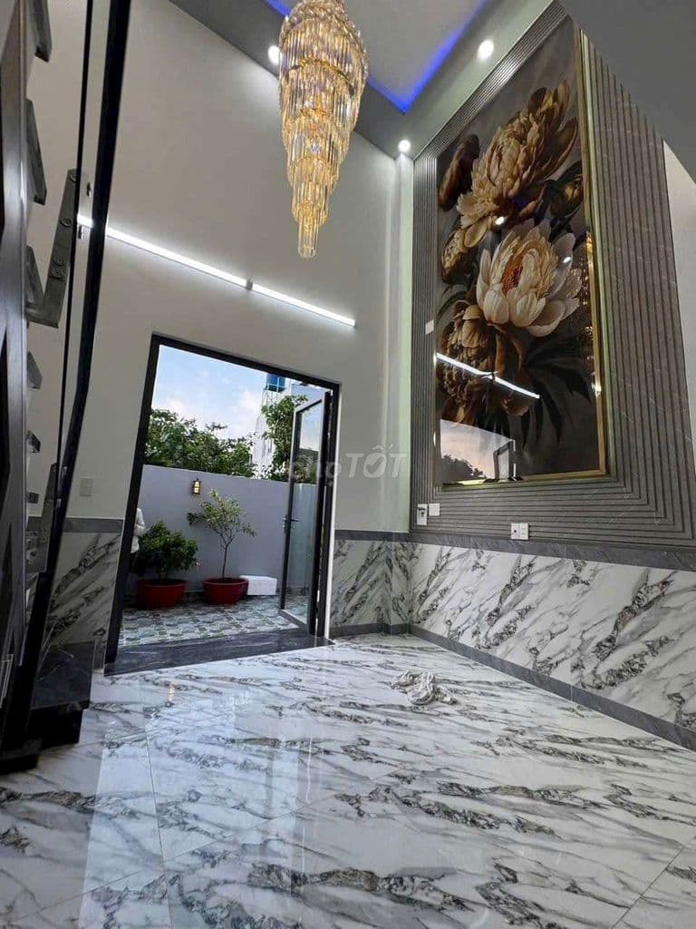 Nhà Gác Đúc Đẹp 111m2 Hẻm Ô Tô Thông Ngay Ngã 5 Chợ Đầu Mối Bà Điểm