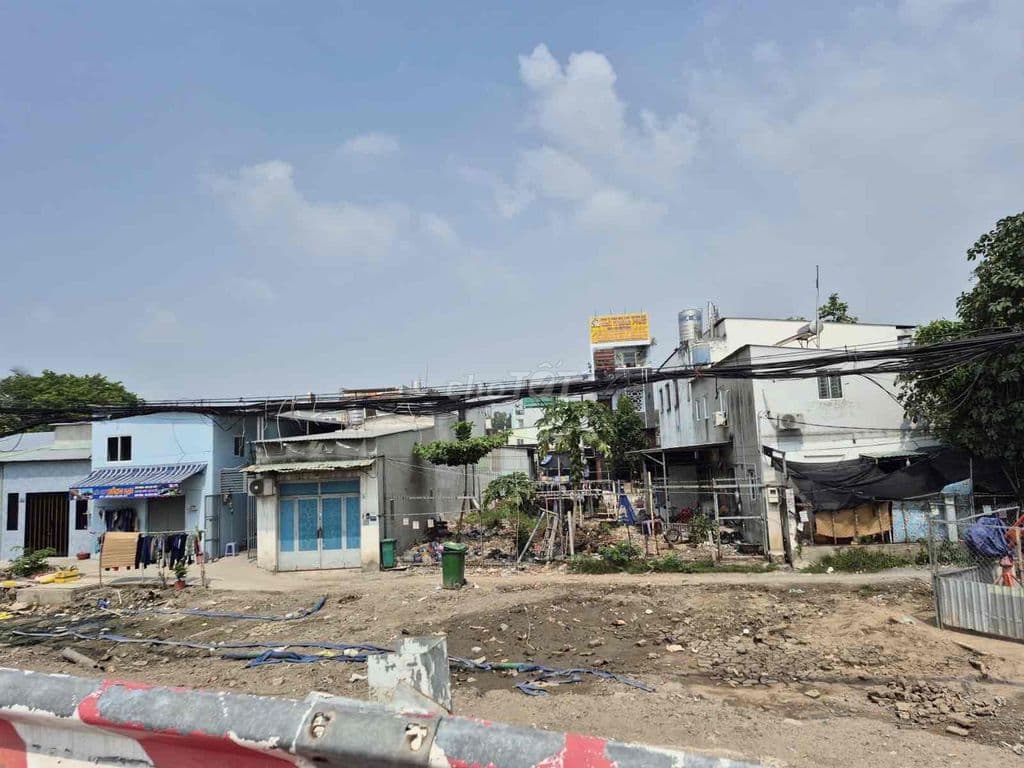 GIÁP TÊN LỬA 186m2 CÔNG NHẬN ĐỦ NGAY MẶT TIỀN - Ảnh 3