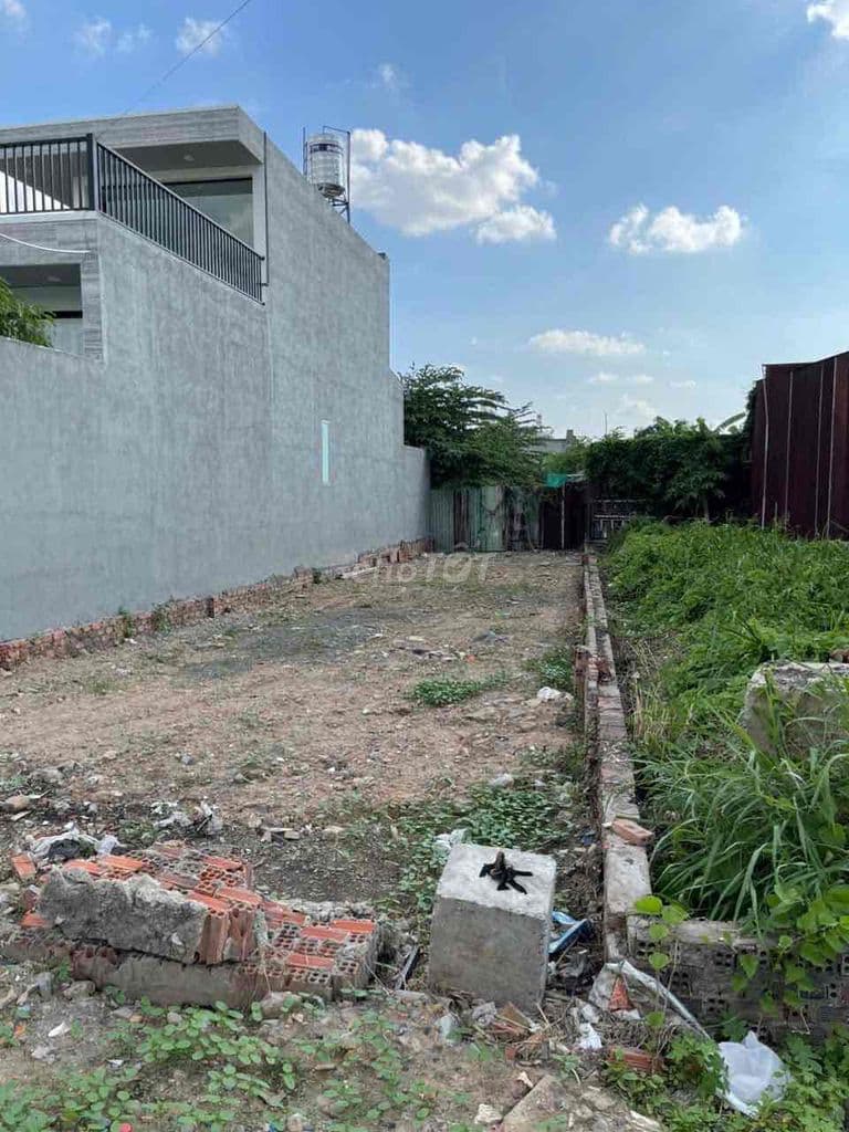 Bán Gấp hơn 180m2 Đối diện sông sài gòn Q12