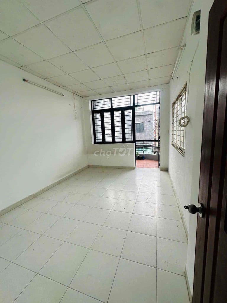 Nguyễn duy 5m2 x 7m5 nở hậu 6m 3 tầng đúc btct hẻm 3m thông sh riêng - Ảnh 2