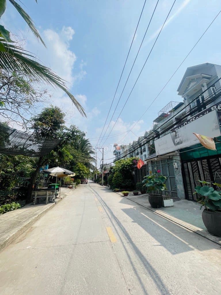 BÁN GẤP NHÀ 3 TẦNG, MẶT TIỀN KINH DOANH SẦM UẤT QUẬN 12, - Ảnh 3