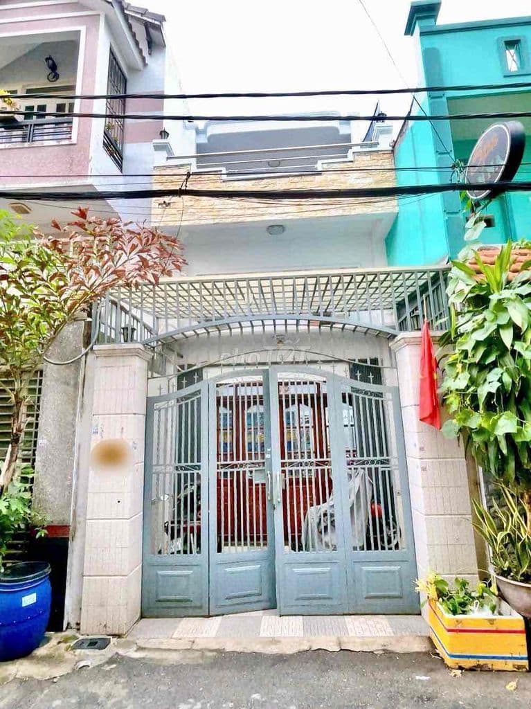 nhà giá tốt hẻm xe hơi đối diện trường học đường Hoa Bằng