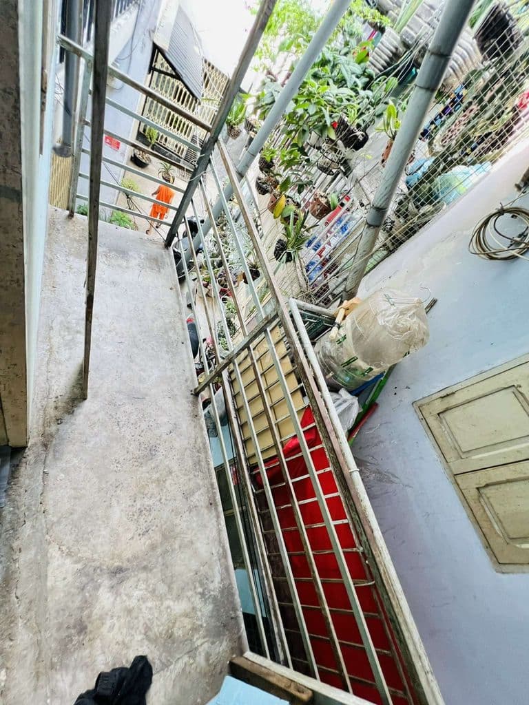 Nhỉnh 1 tỷ, nhà Ngô Đức Kế, gần Ngã 5 Bình Hòa, 2PN, DTSD 27m2