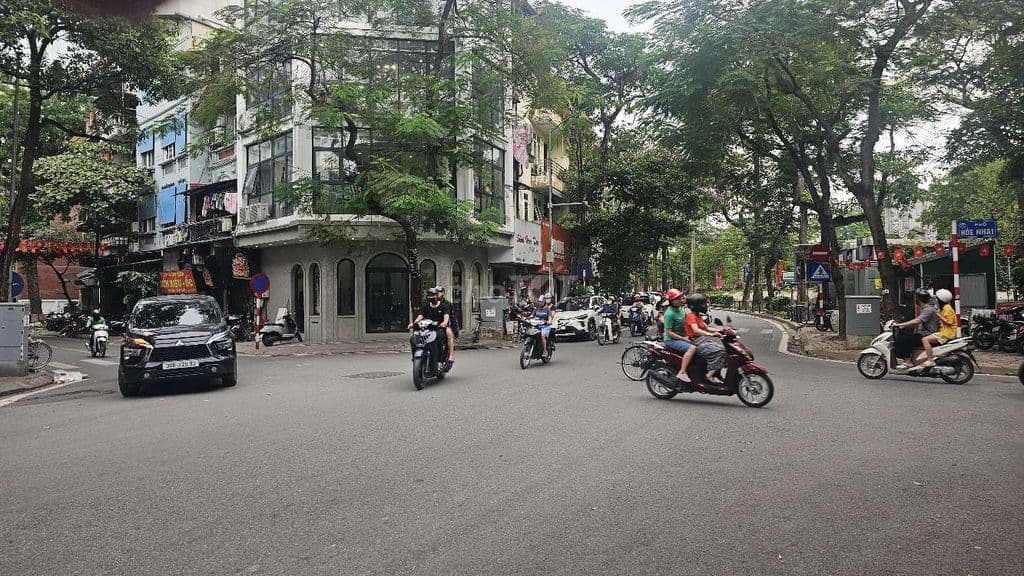 Siêu Phẩm mặt phố Quán Thánh Ba Đình 50m2 mặt tiền 6m 49,5Ty