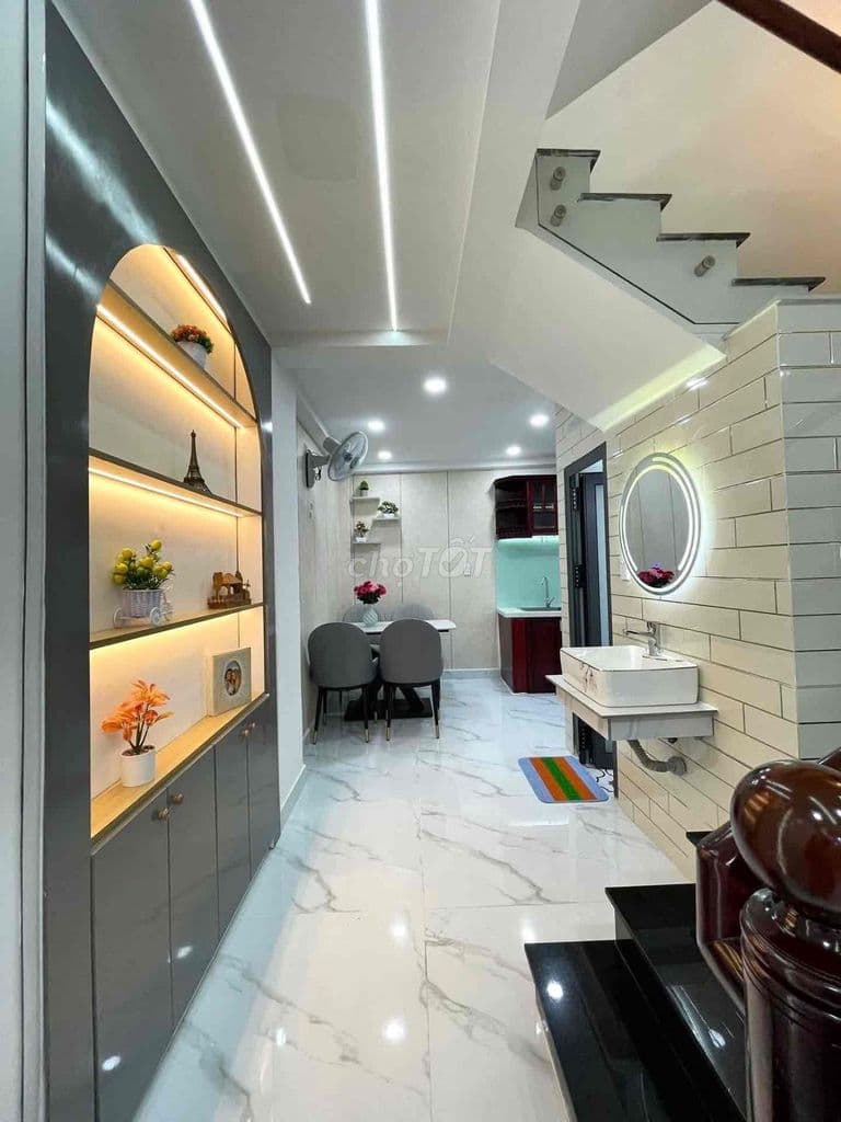 NGUYỄN VĂN KHÔI - GÒ VẤP - HẺM XE HƠI - NHÀ ĐẸP KHÔNG LỖI PHONG THUỶ - Ảnh 3