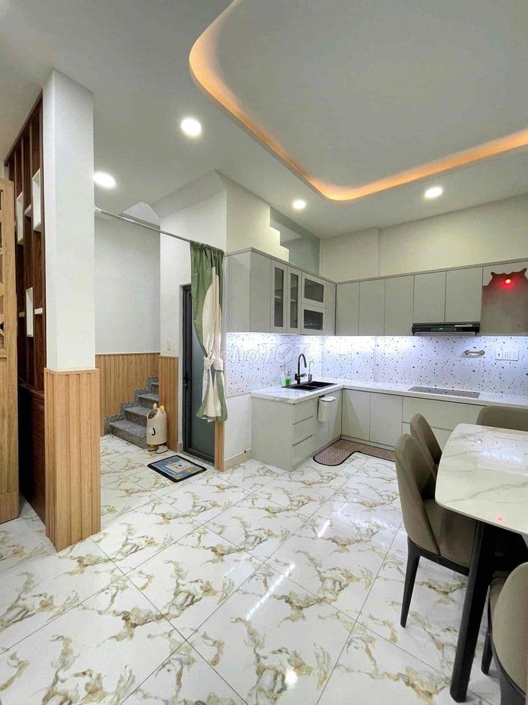 Bán nhà 8.1x6.2m 1 trệt 1 lầu 2PN 2WC full nội thất - Giá 5.6 tỷ TL - Ảnh 2