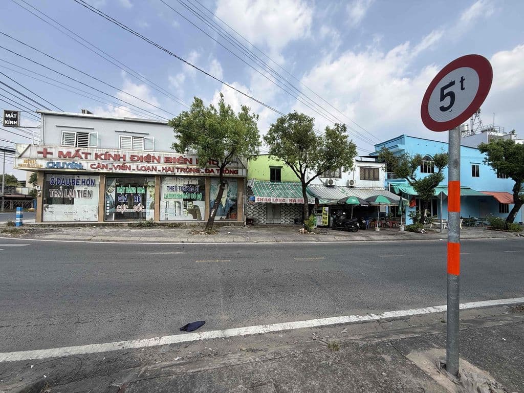 Bán nhà mặt tiền đường song hành