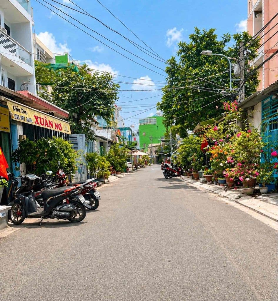 MẶT TIỀN KINH DOANH VƯƠNG VĂN HUỐNG-NHÀ MỚI Ở NGAY