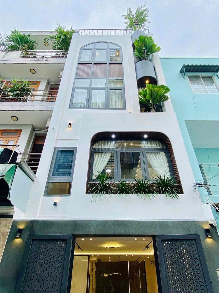 Nhà nằm ngay vị trí đẹp Sư Vạn Hạnh P12 Q10 giá 3tỷ050tr DT 42.9m2, đa