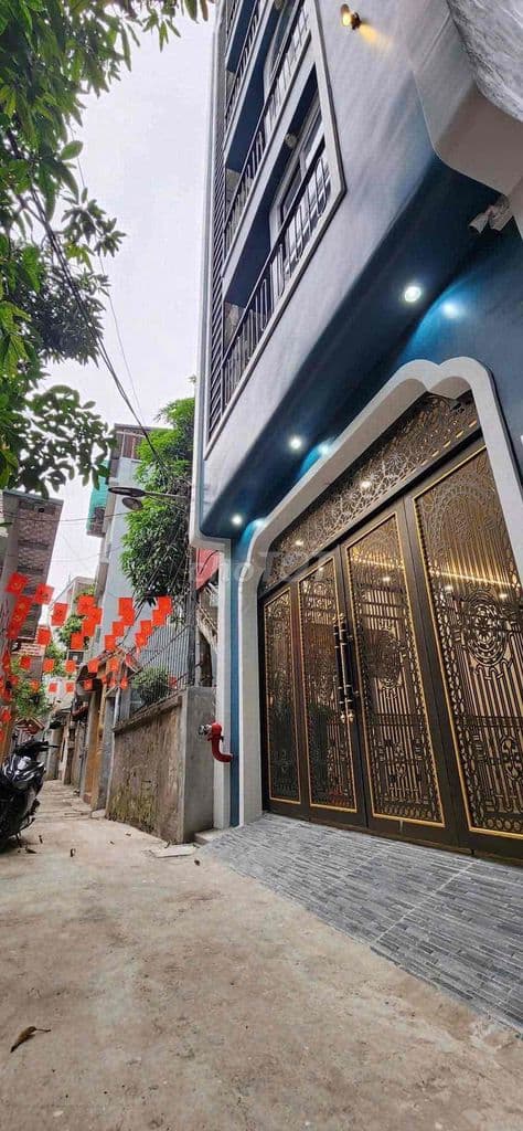 Cần bán ccmn 75M thang máy ,20 phòng kk , 90 triệu/tháng giá 19.5 tỷ