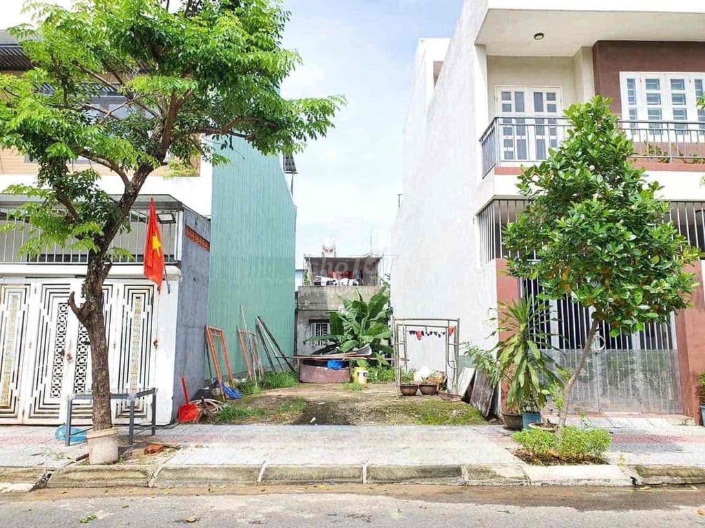 Cần bán lô đất giá tốt tại khu vực Bình Hưng
