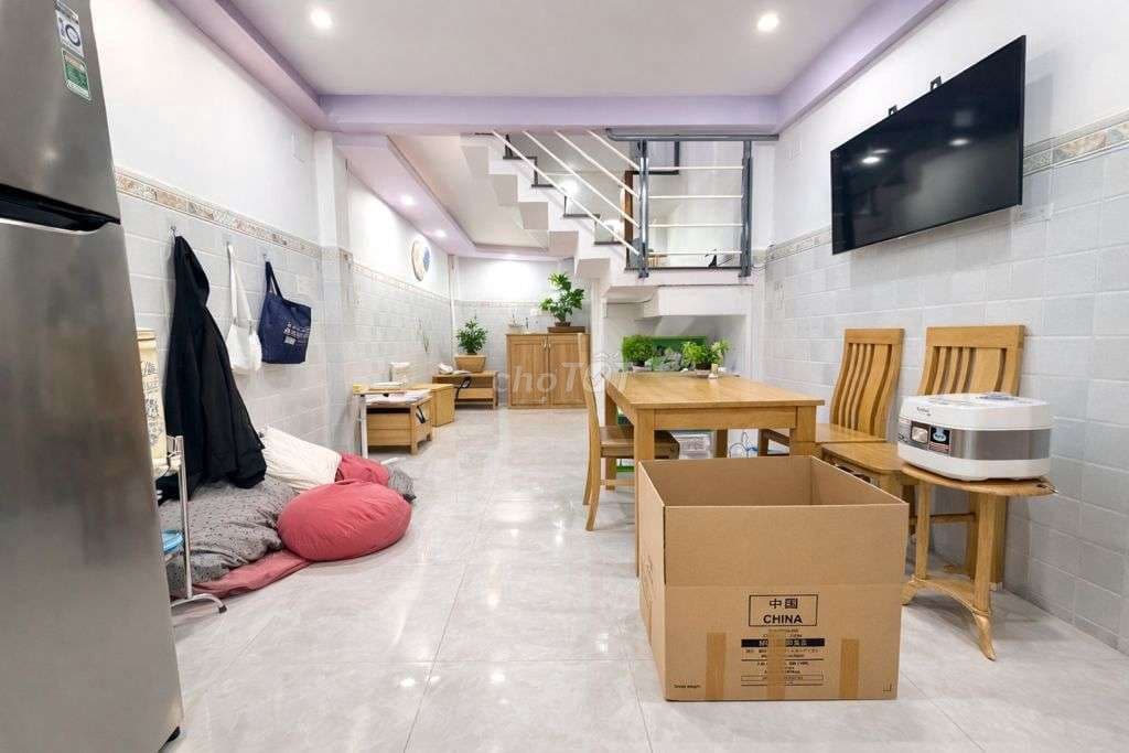 42/14A Hoàng Hoa Thám - 4 Lầu Đúc - 5P ngủ 4WC 4x9 36M2 chỉ 4,58 Tỷ tl