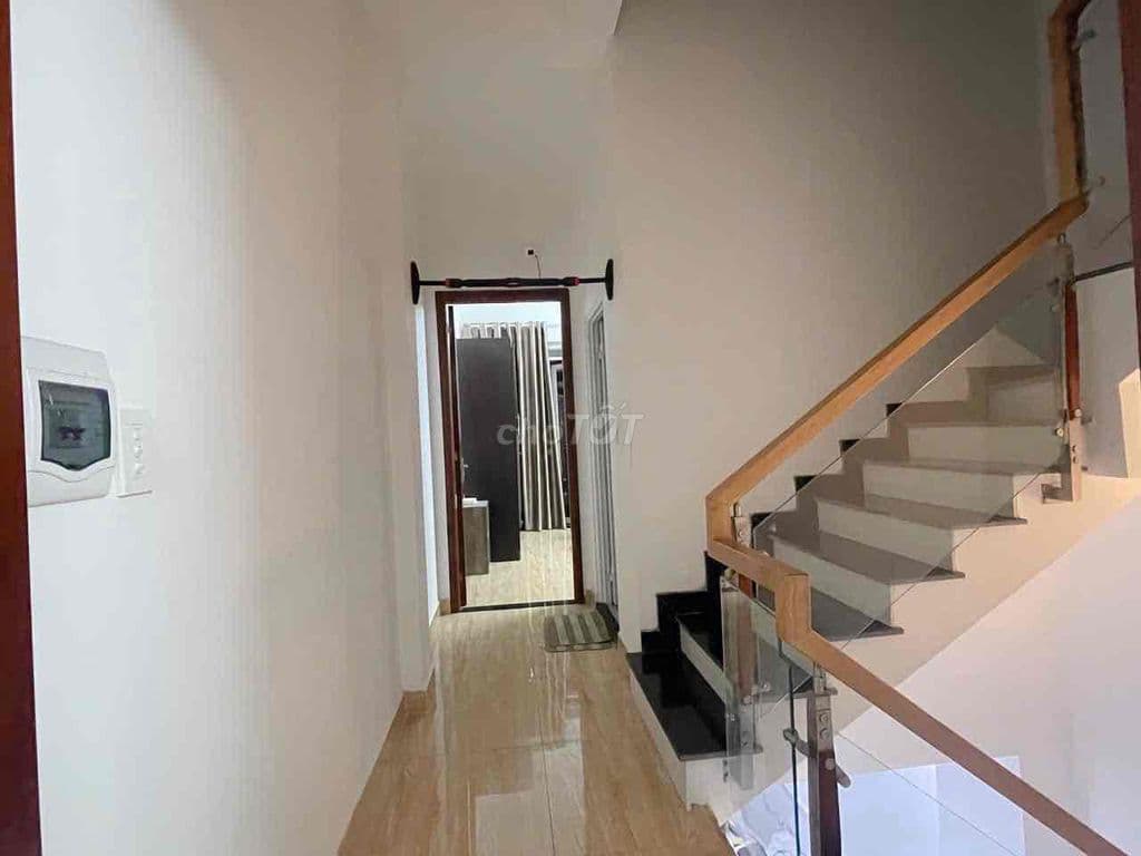 NHÀ PHỐ 4 PHÒNG NGỦ RẤT MỚI - Ảnh 2