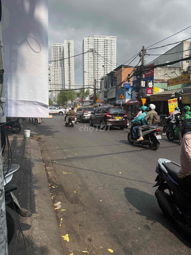 Bán nhà mặt tiền chợ Tân Quy Q7. 1 trệt ,1 lầu 3 phòng ngủ giá 6,2 tỷ