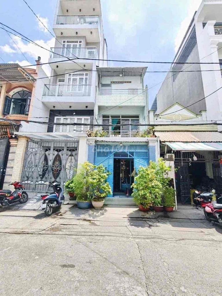 90m2(4x22), 3 tầng 8pn, hẻm xe tải 1/, sát MT Thoại Ngọc Hầu Tân Phú