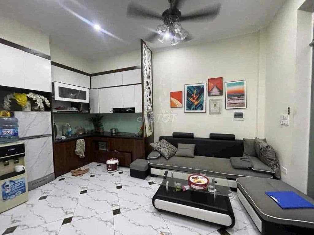 Chủ Nhà Cắt Lỗ, Khu Vực Hà Đông Ngõ Gần Phố, 30m2 Nhà 5 Tầng, MT 8.5M