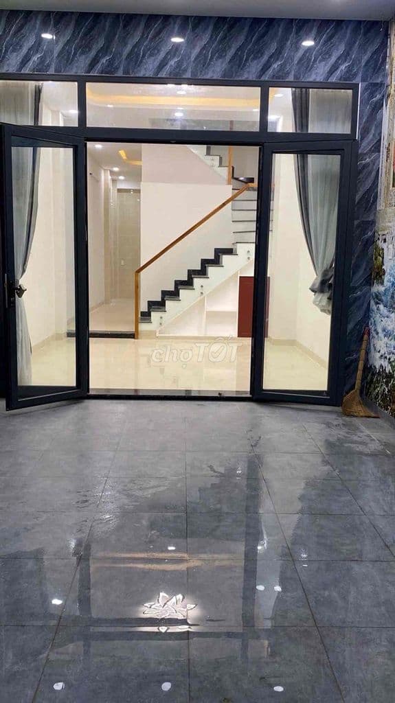Bán nhà 3 tầng, 4pn, 5wc, 70m2, ngay vành đai 3, kề Vin q9