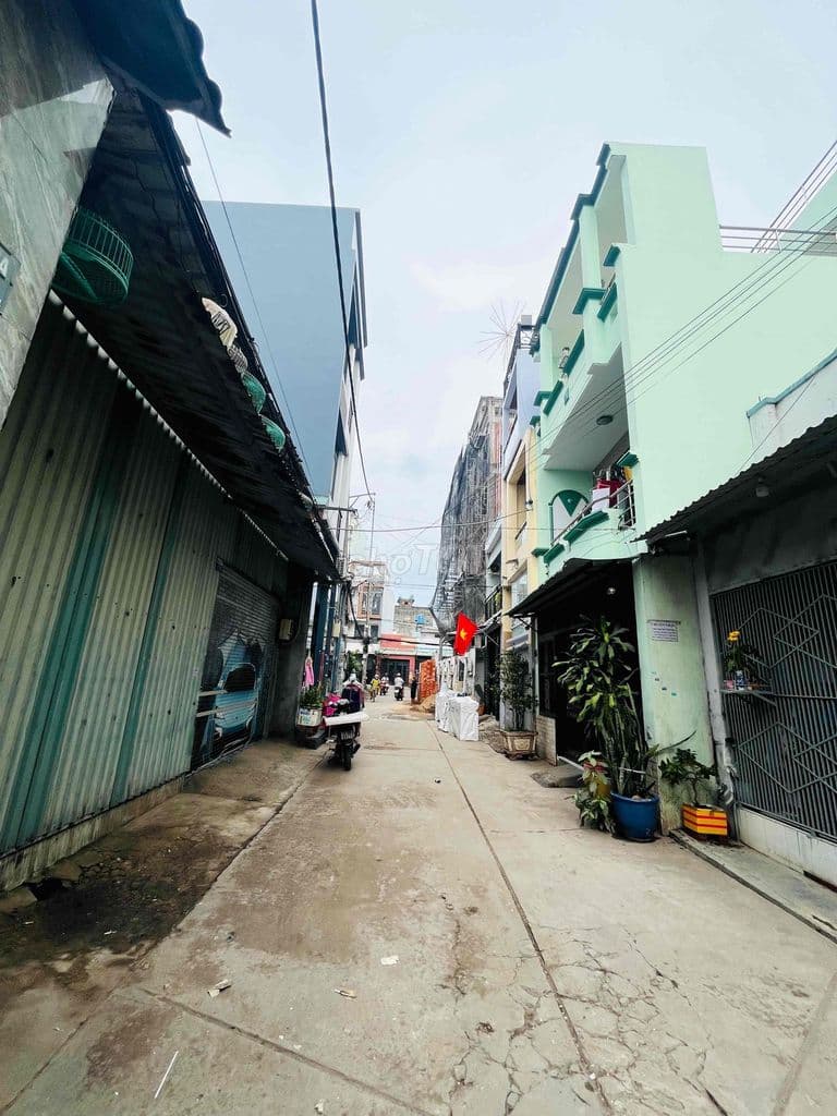 BÁN NHÀ TỈNH LỘ 10, SÁT TÊN LỬA, BÌNH TÂN, 56m, 3PN, HXH 6M, 5 TỶ