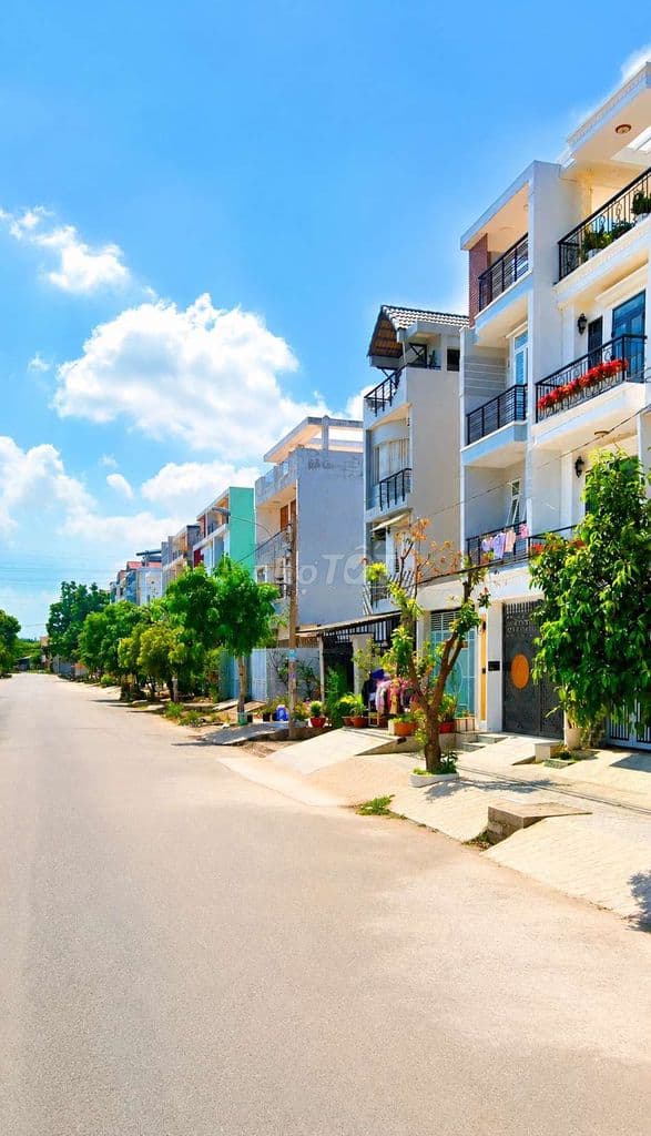 Nhà Đẹp Thấy Mê 4 Tầng Đường 20m KDC Đường Lê Bôi Phạm Thế Hiển Quận 8
