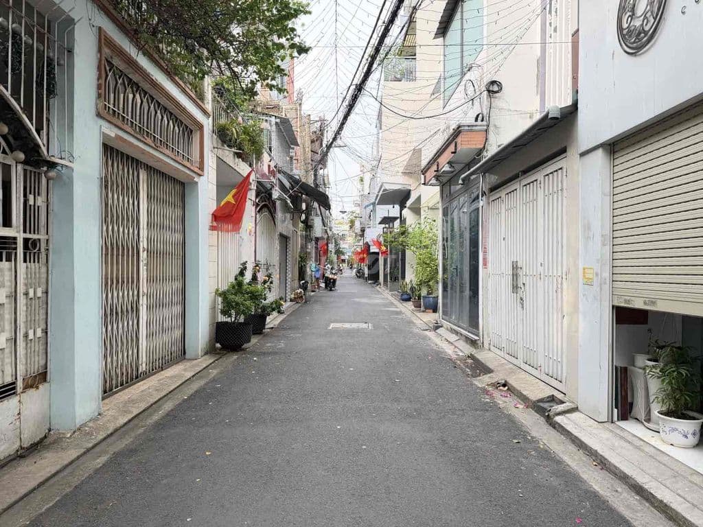 HẺM NHỰA Ô TÔ HUỲNH VĂN BÁNH, PHÚ NHUẬN - 46M2 SỔ ĐẸP A4 - 2 TẦNG - KH