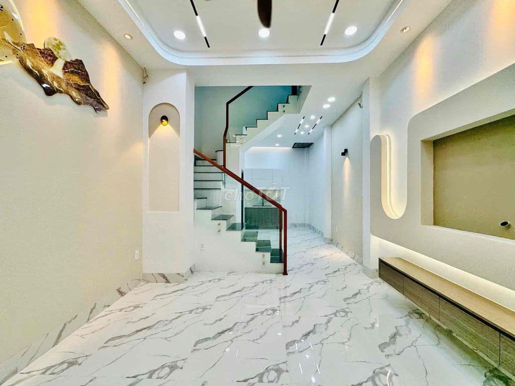 SIÊU PHẨM ĐIỆN ẢNH - Gò Vấp Mới cứng 42m2 - 3 tầng - 5,8 tỷ - Ảnh 3