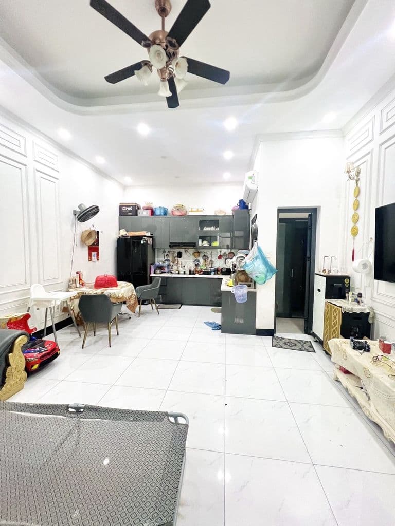 Hiếm hẻm xe tải Hoà Bình, Tân Phú 60m2, 3 tầng, 6.9 tỷ - Ảnh 3