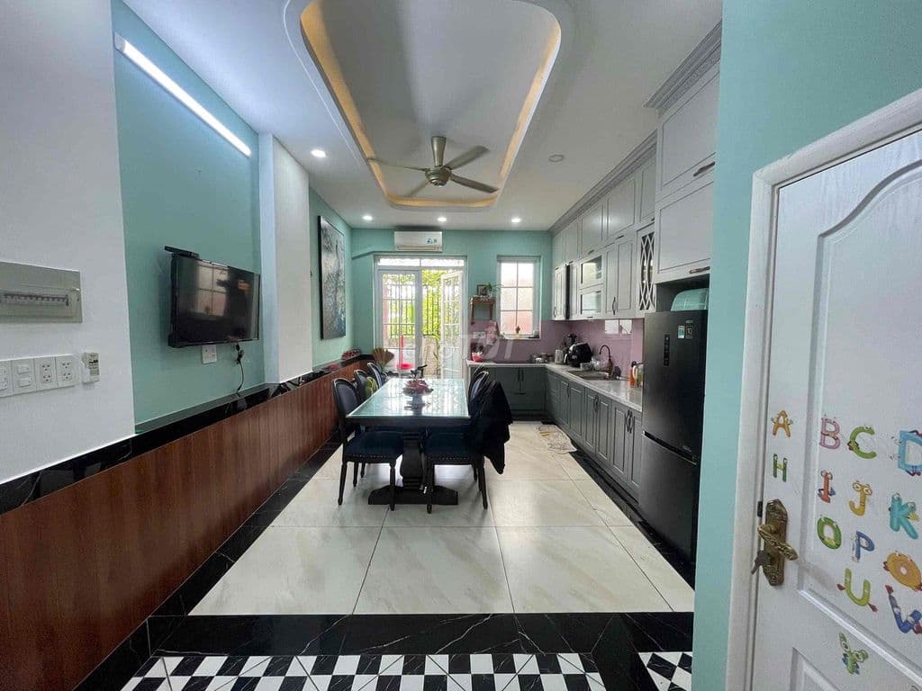 BÁN NHÀ 3 TẦNG THIẾT KẾ HIỆN ĐẠI, ĐƯỜNG 10M SÁT VẠN PHÚC CITY - Ảnh 2