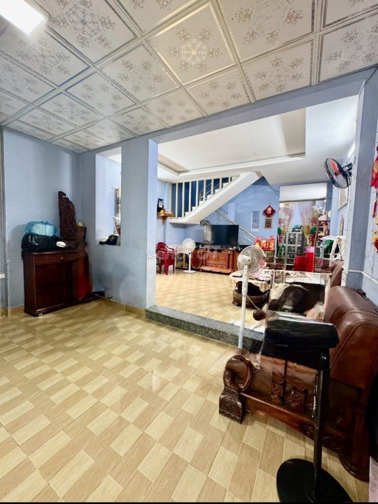 Chỉ 1 tỷ có nhà 2 tầng Lê Minh Nhựt, 120m2 Sổ hồng riêng, 3PN, 2WC. - Ảnh 2