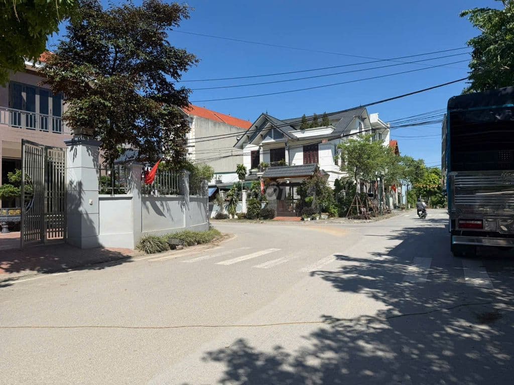 Đất đẹp Giá Đầu tư ô tô vào đất, 20m ra hồ điều hòa Đại Đồng Đại Mạch